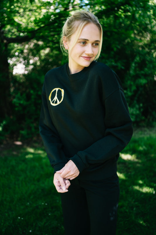 Cooler Sweater in Schwarz mit goldenem Peace-Stick von 4littlearts.